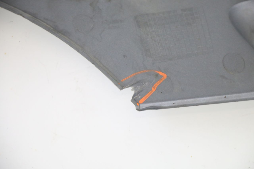 photo de Soleira esquerda PEUGEOT SATELIS 250 (2006 - 2012) - Pontos de fixação