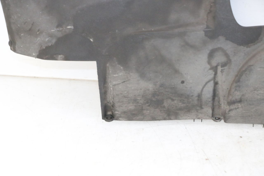 photo de Soleira esquerda PEUGEOT SATELIS 125 (2013 - 2018) - Detalhes característicos