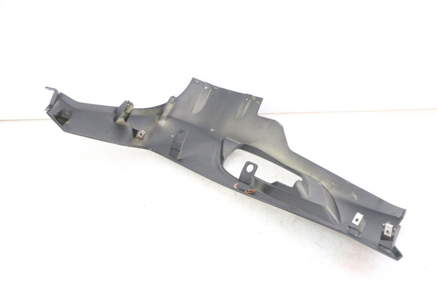 photo de Soleira esquerda APRILIA SXR 50 (2021 - 2023) - Pontos de fixação