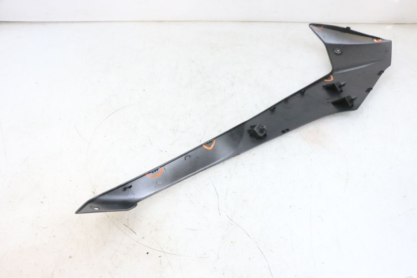 photo de Soleira esquerda YAMAHA TRICITY 300 (2020 - 2024) - Estado da superfície