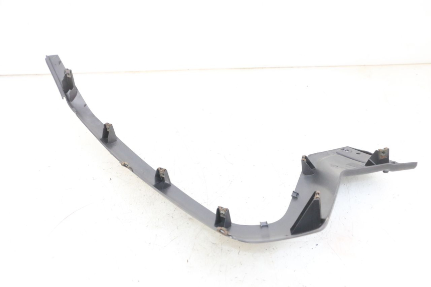 photo de Soleira esquerda YAMAHA XMAX X-MAX 125 (2006 - 2009) - Detalhe da peça
