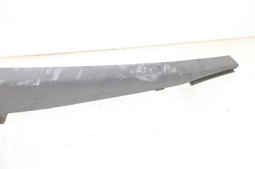 photo de Soleira esquerda YAMAHA XMAX X-MAX 125 (2006 - 2009) - Pontos de fixação