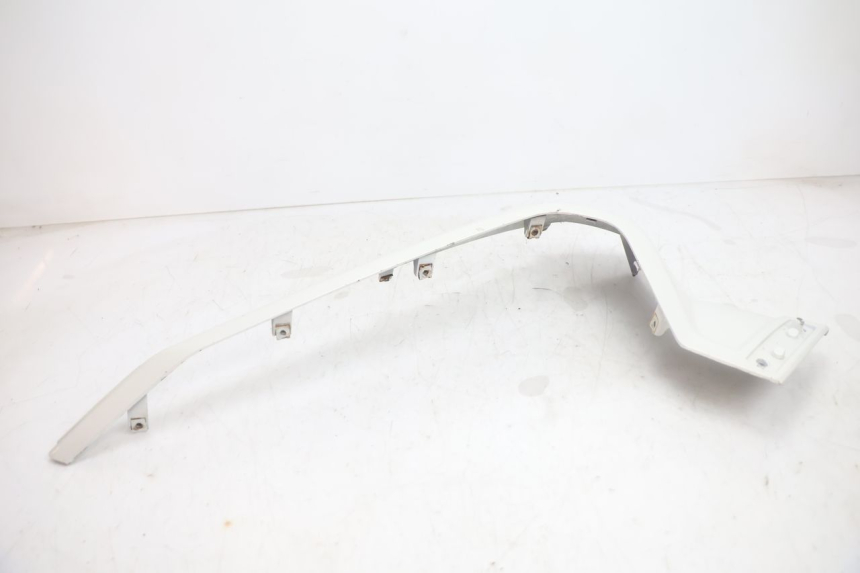 photo de Soleira esquerda YAMAHA XMAX X-MAX 125 (2006 - 2009) - Pontos de fixação