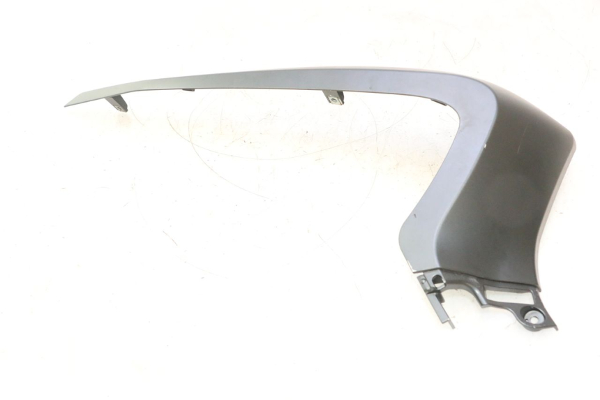 photo de Soleira esquerda YAMAHA X-MAX XMAX 125 (2010 - 2013) - Zoom do estado de desgaste