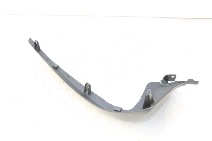photo de Soleira esquerda YAMAHA X-MAX XMAX 125 (2010 - 2013) - Pontos de fixação