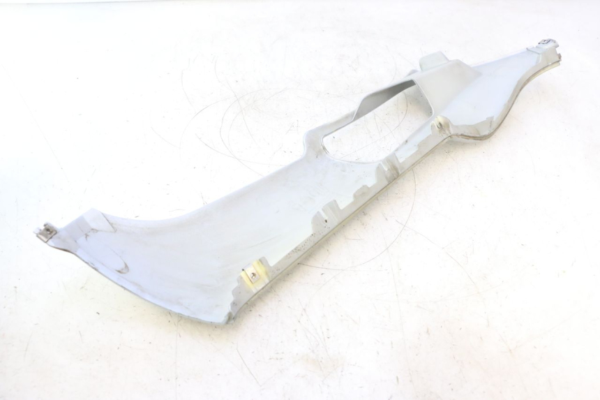 photo de Soleira esquerda PIAGGIO X8 STREET 125 (2006 - 2007) - Pontos de fixação
