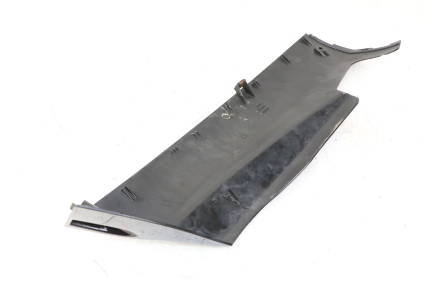 photo de Soleira esquerda YAMAHA YP MAJESTY 125 (2007 - 2010) - Detalhe da peça