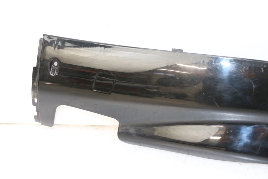 photo de Soleira esquerda YAMAHA YP MAJESTY 125 (2007 - 2010) - Zoom do estado de desgaste
