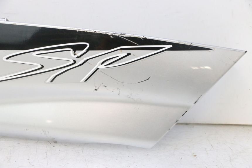 photo de Soleira esquerda YAMAHA YP MAJESTY 125 (2002 - 2006) - Detalhe da peça