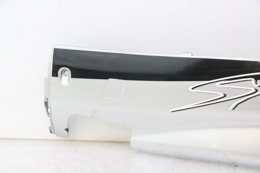 photo de Soleira esquerda YAMAHA YP MAJESTY 125 (2002 - 2006) - Zoom do estado de desgaste
