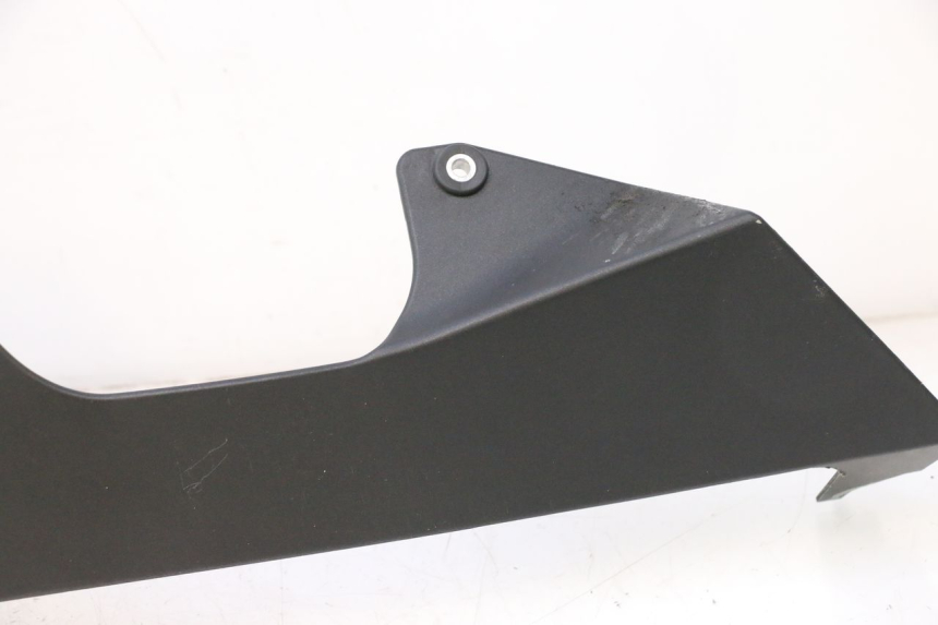 photo de SAIA LATERAL ESQUERDA YAMAHA YZF R6 600 (2008 - 2009) - Detalhe da peça