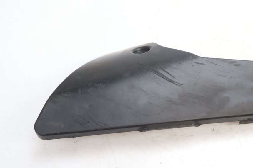photo de SAIA LATERAL SUZUKI GSR 600 (2005 - 2012) - Detalhe da peça