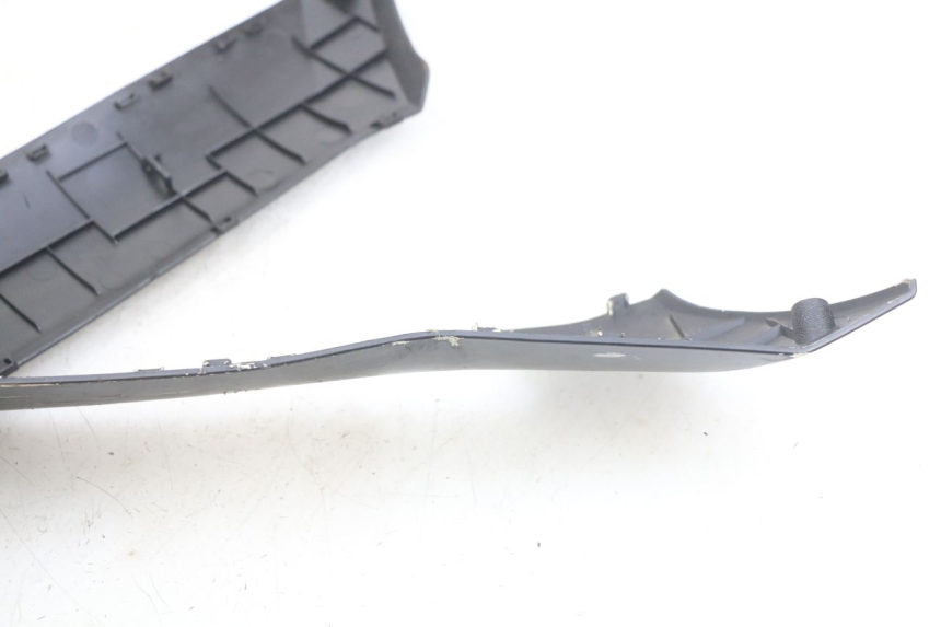 photo de Soleira PEUGEOT KISBEE 2T 50 (2010 - 2017) - Zoom do estado de desgaste