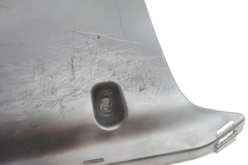 photo de Soleira PEUGEOT KISBEE 4T 50 (2010 - 2017) - Zoom do estado de desgaste