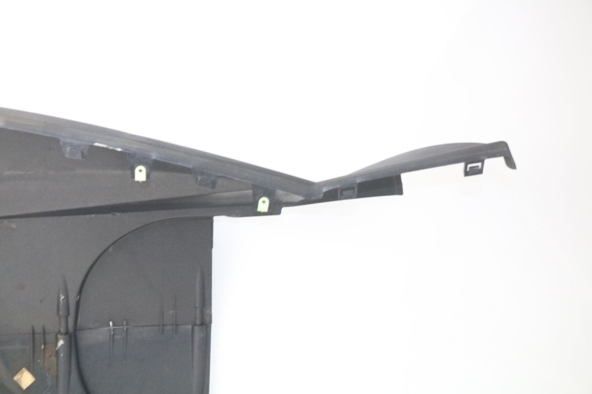 photo de Soleira PEUGEOT SATELIS 300 (2012 - 2015) - Detalhes característicos