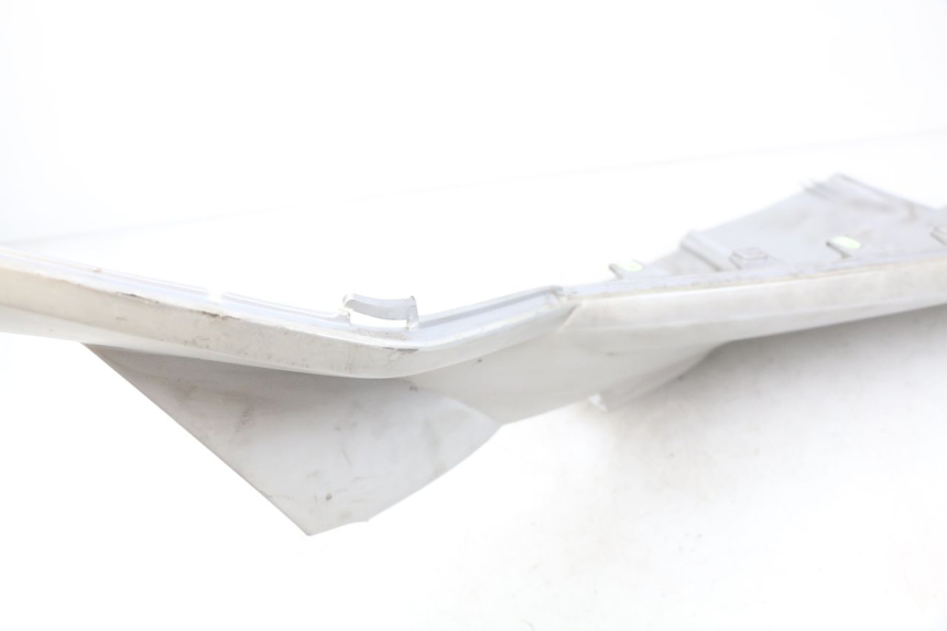photo de Soleira PEUGEOT SATELIS 125 (2010 - 2012) - Detalhes característicos