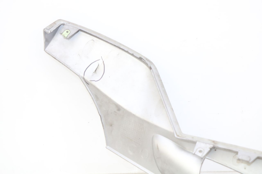photo de Soleira PEUGEOT SATELIS 125 (2010 - 2012) - Pontos de fixação