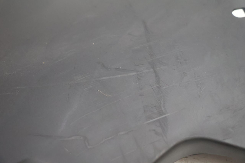 photo de Saia lateral PEUGEOT STREETZONE NAKED 2T 50 (2014 - 2018) - Detalhe da peça