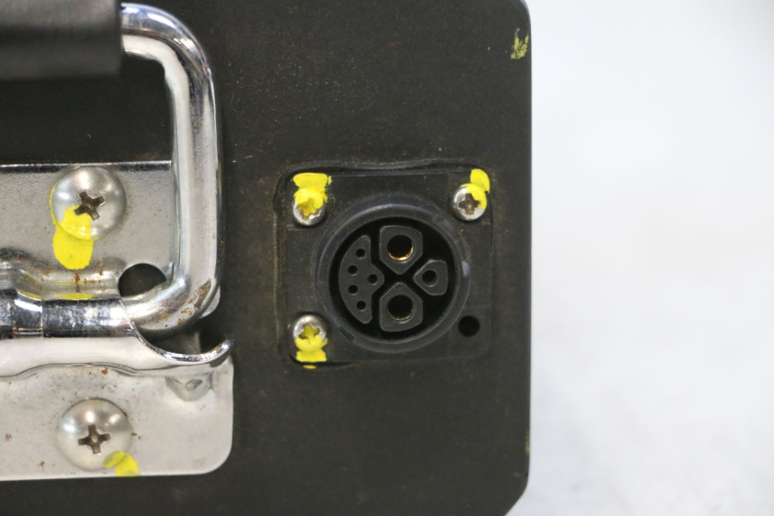 photo de BATERIA WAYSCRAL E-START 1 (2018 - 2022) - Pontos de fixação