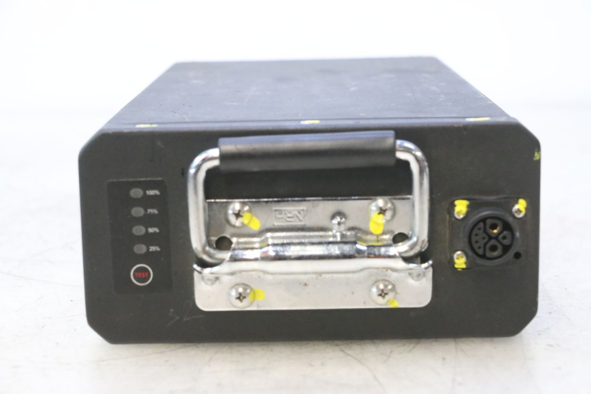 photo de BATERIA WAYSCRAL E-START 1 (2018 - 2022) - Estado da superfície