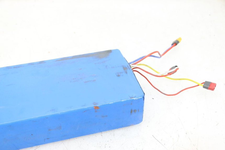 photo de BATERIA HERO S10 1 - Pontos de fixação