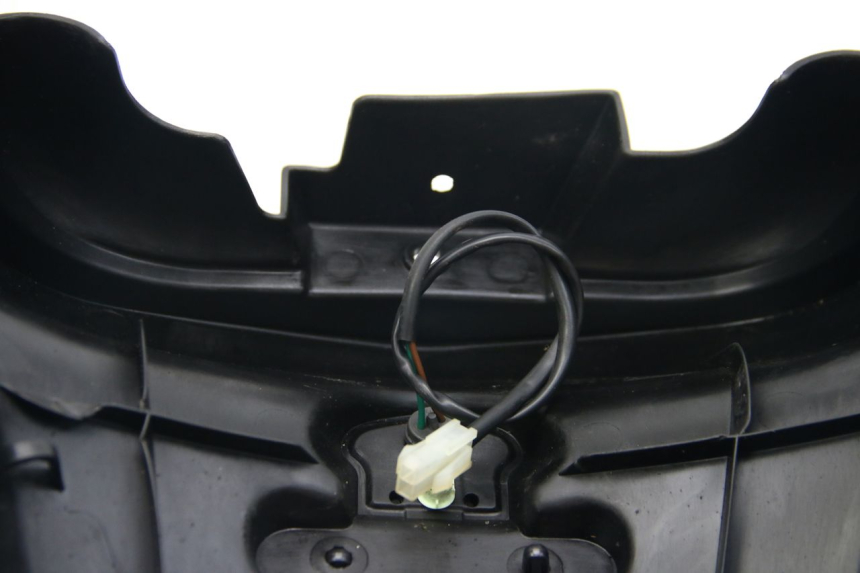 photo de PARALAMA TRASEIRO PEUGEOT CITYSTAR 125 (2011 - 2017) - Detalhes característicos