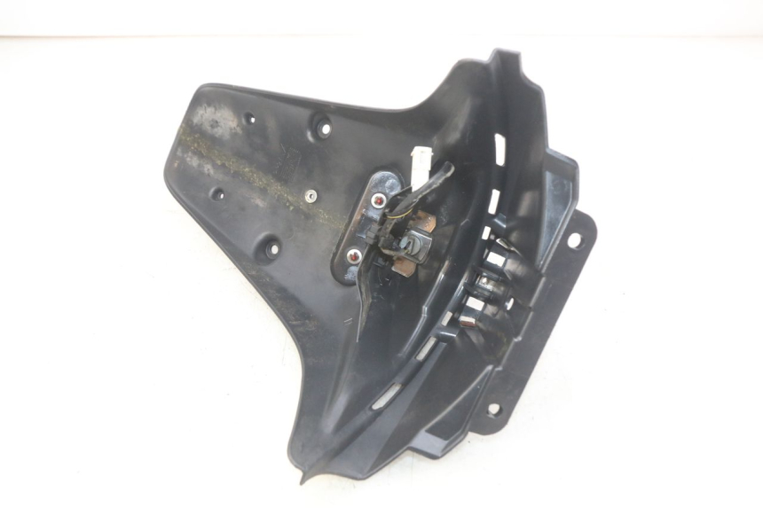 photo de PARALAMA TRASEIRO PIAGGIO FLY 4T 50 (2013 - 2017) - Zoom do estado de desgaste