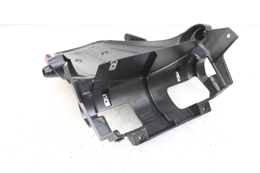 photo de PARALAMA TRASEIRO PIAGGIO MP3 HPE 350 (2018 - 2020) - Detalhe da peça