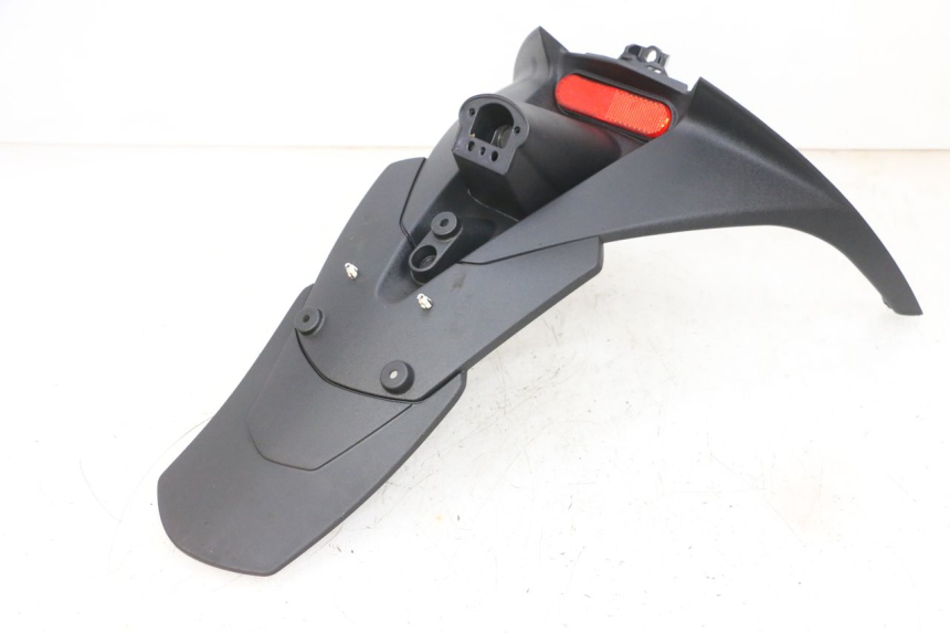 photo de PARALAMA TRASEIRO PIAGGIO MP3 HPE 300 (2019 - 2026) - Marcações e referências