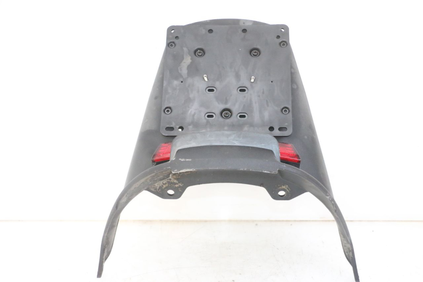 photo de PARALAMA TRASEIRO PIAGGIO MP3 LT 300 (2010 - 2016) - Pontos de fixação
