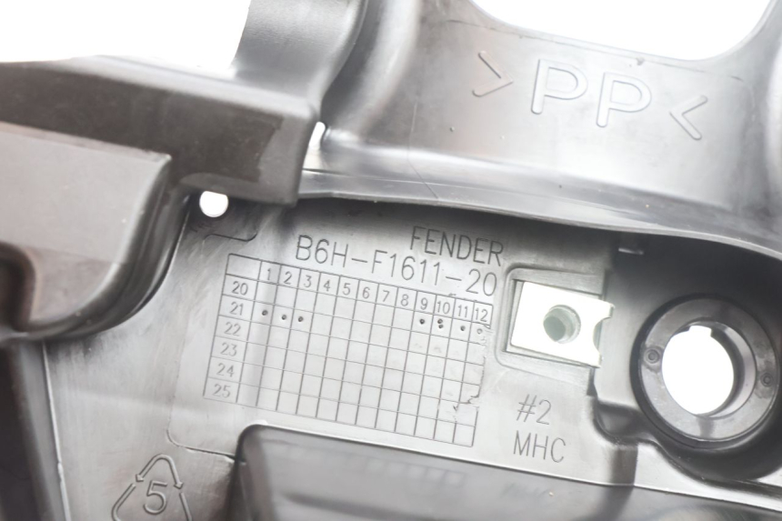 photo de PARALAMA TRASEIRO YAMAHA N-MAX NMAX 125 (2021 - 2024) - Pontos de fixação