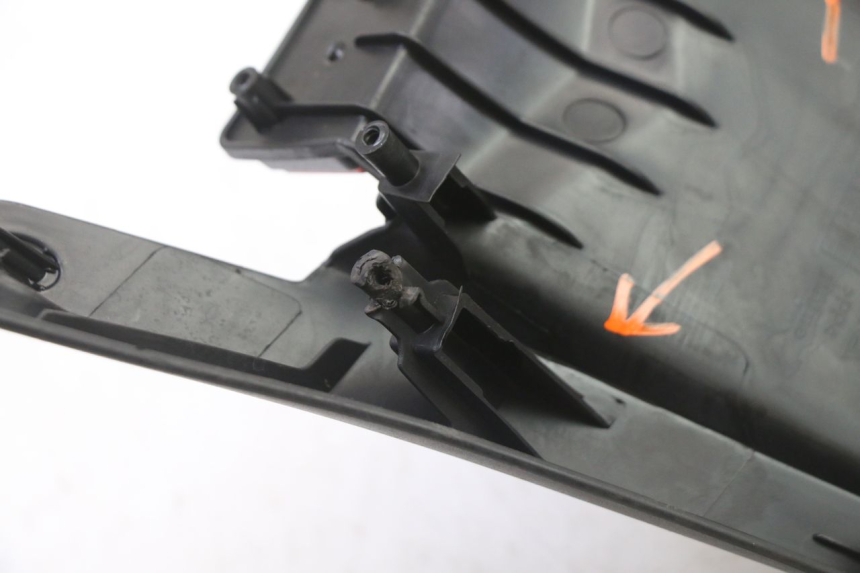 photo de PARALAMA TRASEIRO MAG POWER R-STREET 50 (2016 - 2025) - Pontos de fixação
