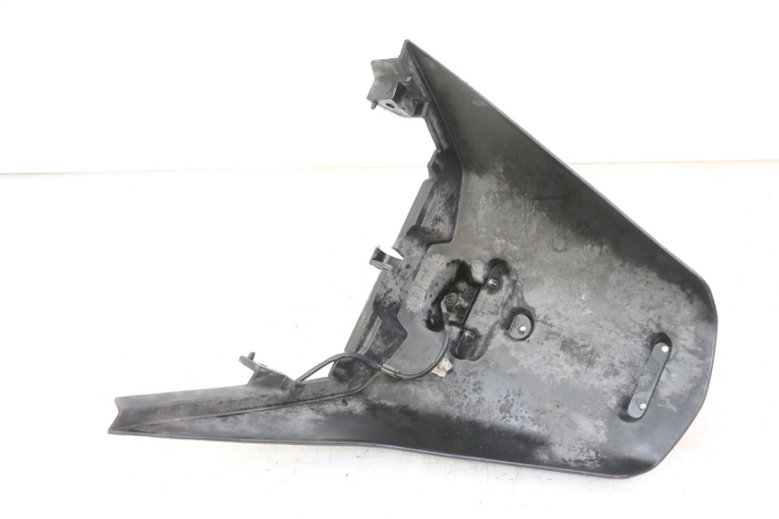 photo de PARALAMA TRASEIRO PEUGEOT SATELIS 125 (2013 - 2018) - Detalhe da peça