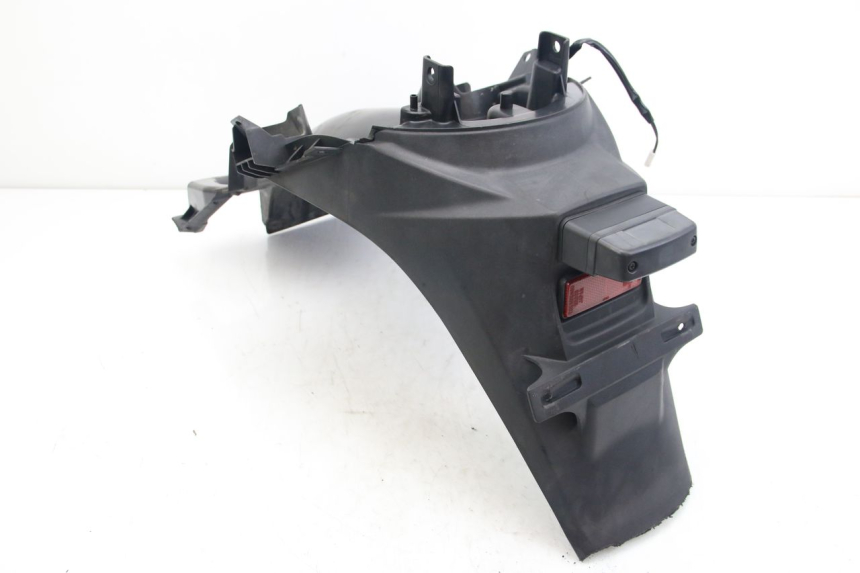 photo de PARALAMA TRASEIRO SUZUKI SIXTEEN 125 (2008 - 2010) - Detalhe da peça