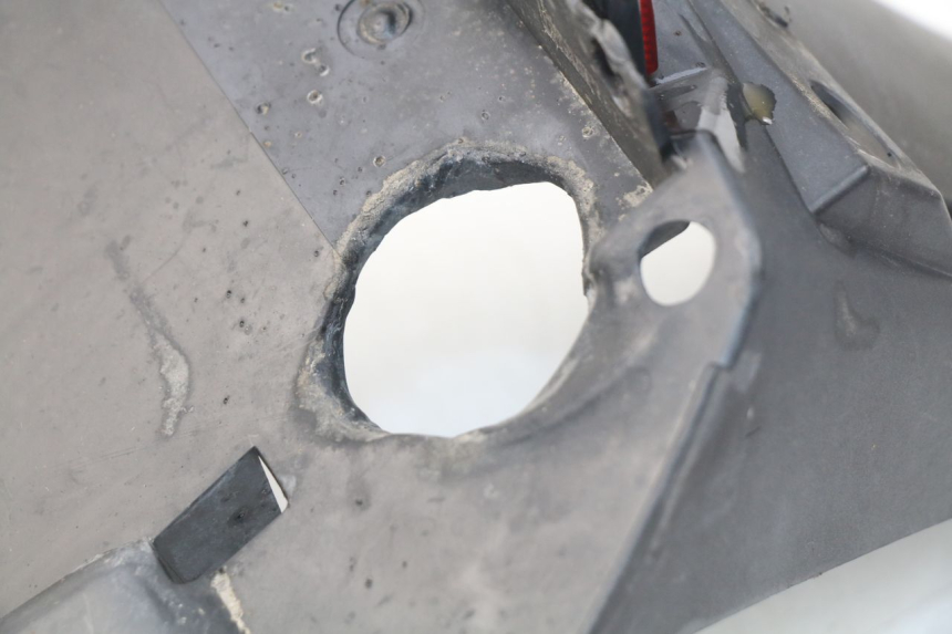 photo de PARALAMA TRASEIRO PEUGEOT V-CLIC VCLIC 50 (2007 - 2013) - Detalhe da peça