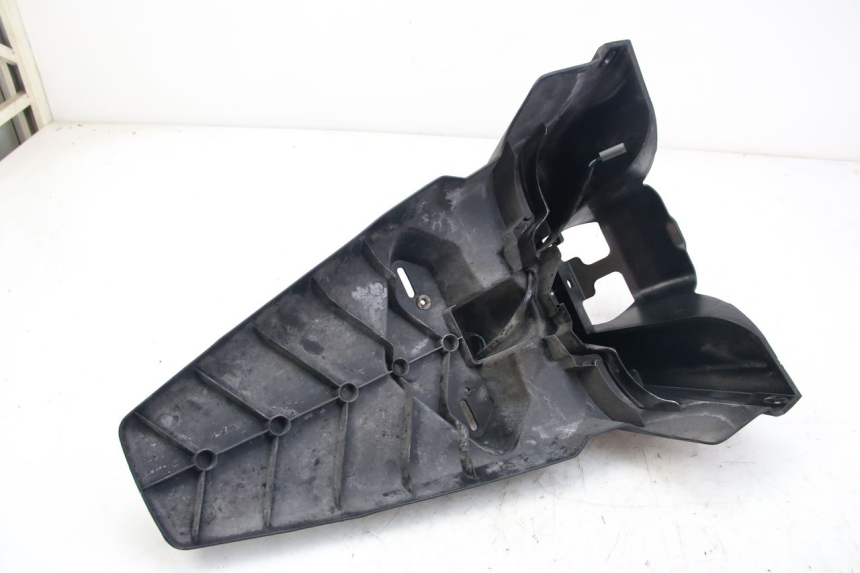 photo de PARALAMA TRASEIRO YAMAHA XMAX X-MAX 125 (2006 - 2009) - Estado da superfície