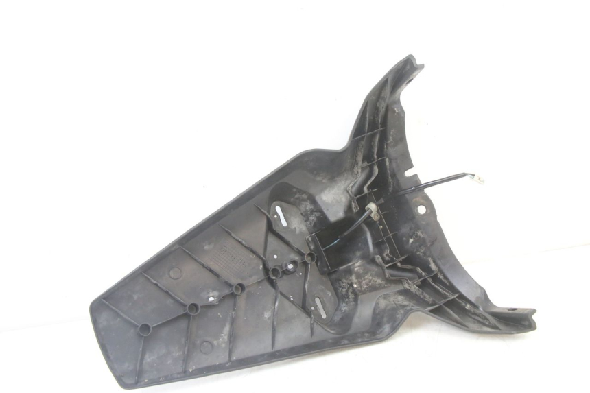 photo de PARALAMA TRASEIRO YAMAHA X-MAX XMAX 125 (2010 - 2013) - Estado da superfície