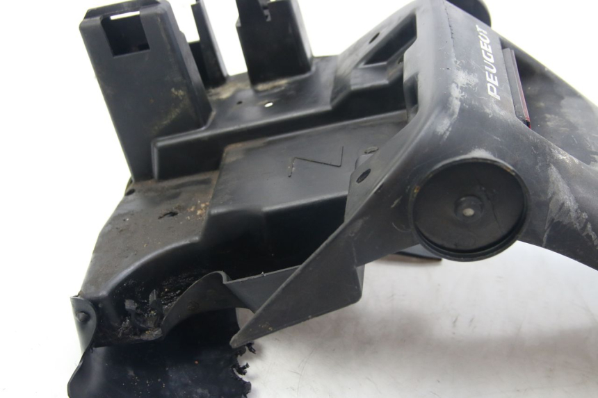 photo de PARALAMA TRASEIRO PEUGEOT ZENITH 50 (1994 - 1999) - Pontos de fixação