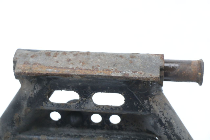 photo de CAVALLETE CENTRAL SUZUKI BURGMAN 125 (2007 - 2014) - Outro ângulo de visão