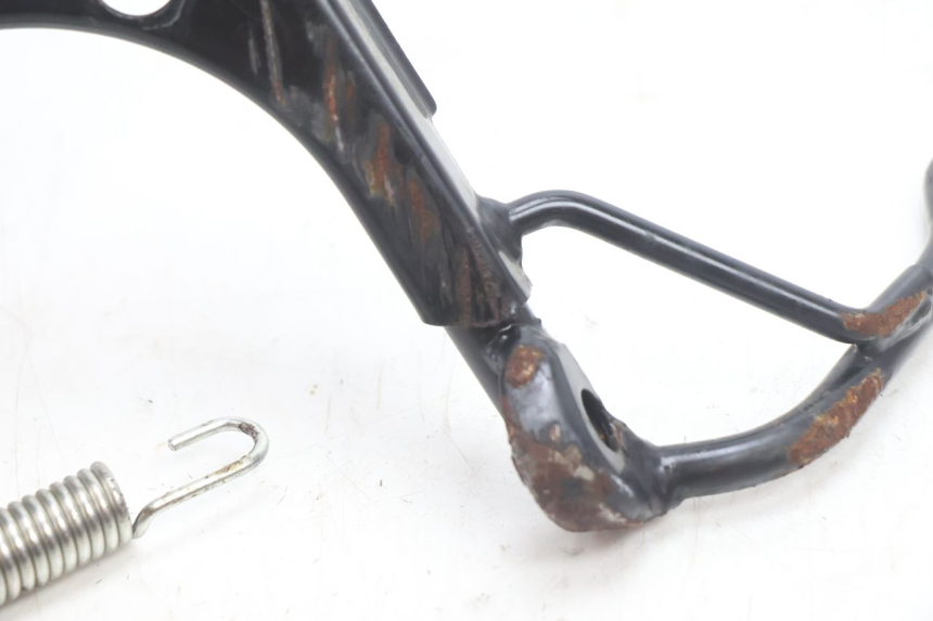 photo de CAVALLETE CENTRAL PEUGEOT KISBEE 2T 50 (2018 - 2022) - Detalhe da peça