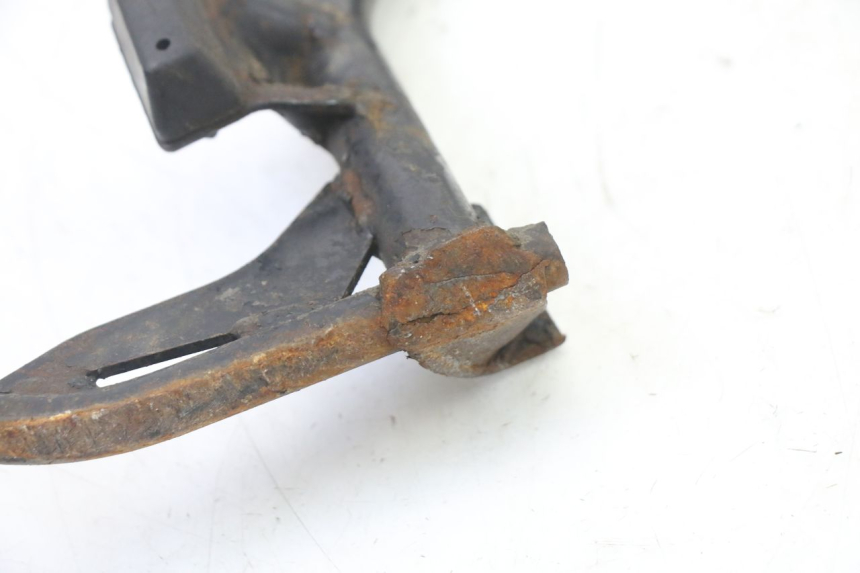 photo de Cavalete central PIAGGIO LIBERTY 4T 50 (2009 - 2015) - Pontos de fixação