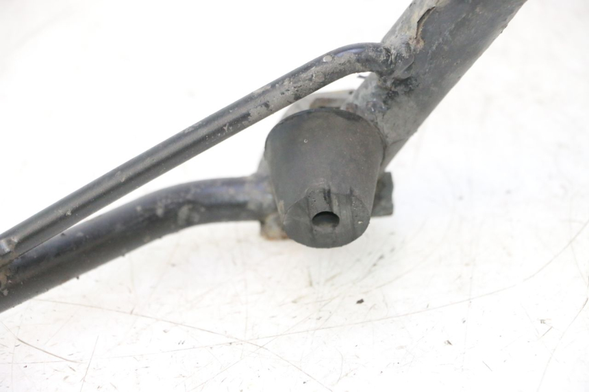 photo de CAVALLETE CENTRAL PEUGEOT SATELIS 125 (2013 - 2018) - Pontos de fixação