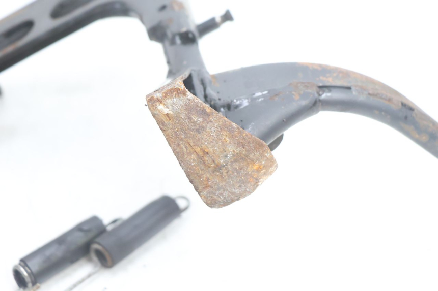 photo de Cavalete central APRILIA SCARABEO GT 125 (1999 - 2007) - Ampliação técnica