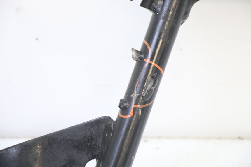 photo de Cavalete central APRILIA SR 2T 50 (2018 - 2022) - Pontos de fixação