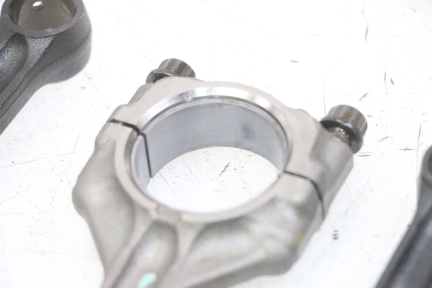 photo de BIELA HONDA CB R 1000 (2018 - 2023) - Ampliação técnica