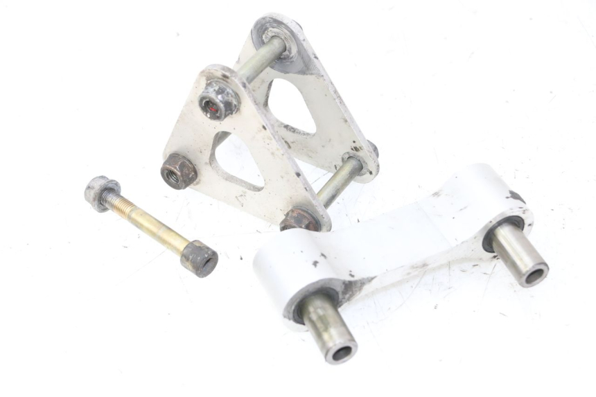 photo de BIELA DO AMORTECEDOR HONDA CBR RR FIREBLADE 900 (1992 - 1994) - Vista geral