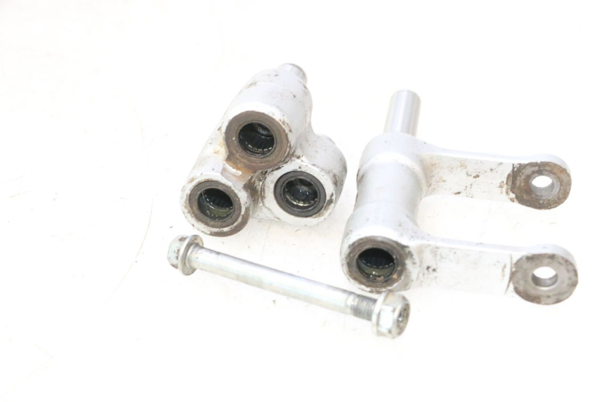 photo de BIELA DO AMORTECEDOR HONDA CRF CR-F 125 (2020 - 2021) - Zoom do estado de desgaste