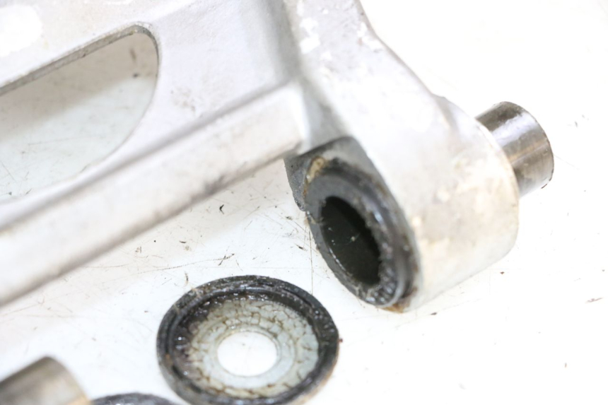 photo de BIELA DO AMORTECEDOR YAMAHA FJ 36Y 1100 (1984 - 1985) - Detalhes característicos