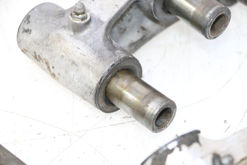 photo de LIGAÇÃO DO AMORTECEDOR KAWASAKI GPX F ZX750F 750 (1986 - 1990) - Vista de perto