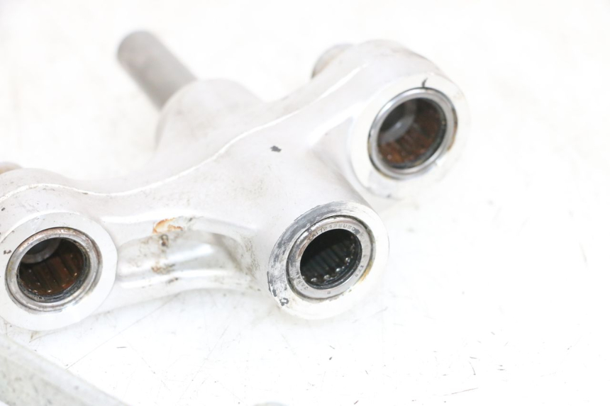 photo de BIELA DO AMORTECEDOR SUZUKI GSF N BANDIT 600 (1996 - 1999) - Outro ângulo de visão